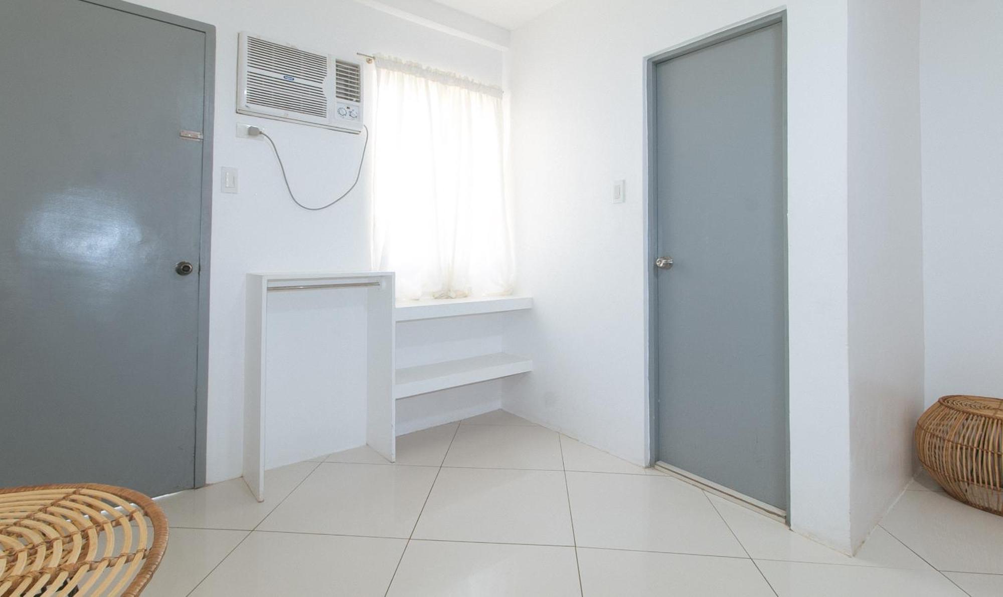 Reddoorz At Fat J Apartelle Mactan Cebu Eksteriør bilde