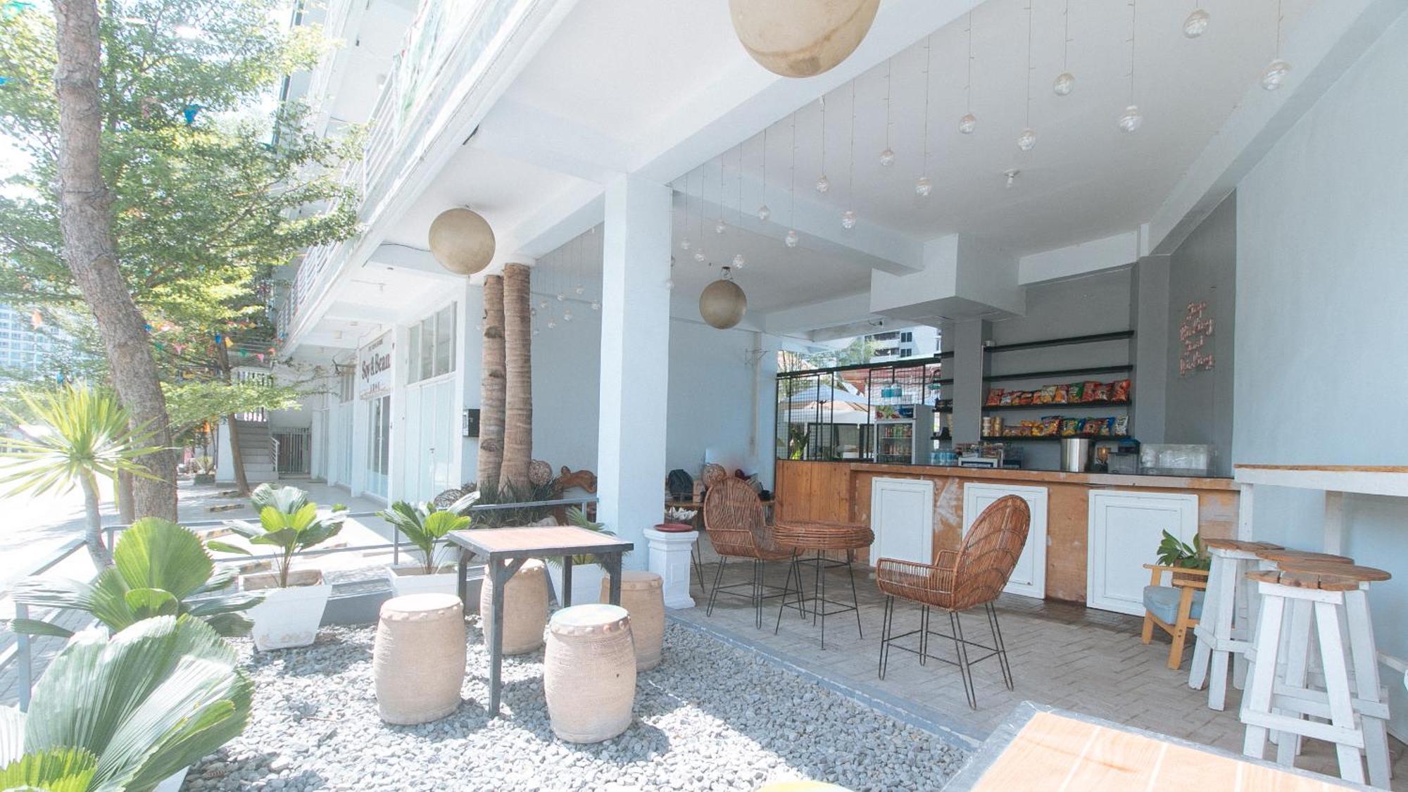 Reddoorz At Fat J Apartelle Mactan Cebu Eksteriør bilde