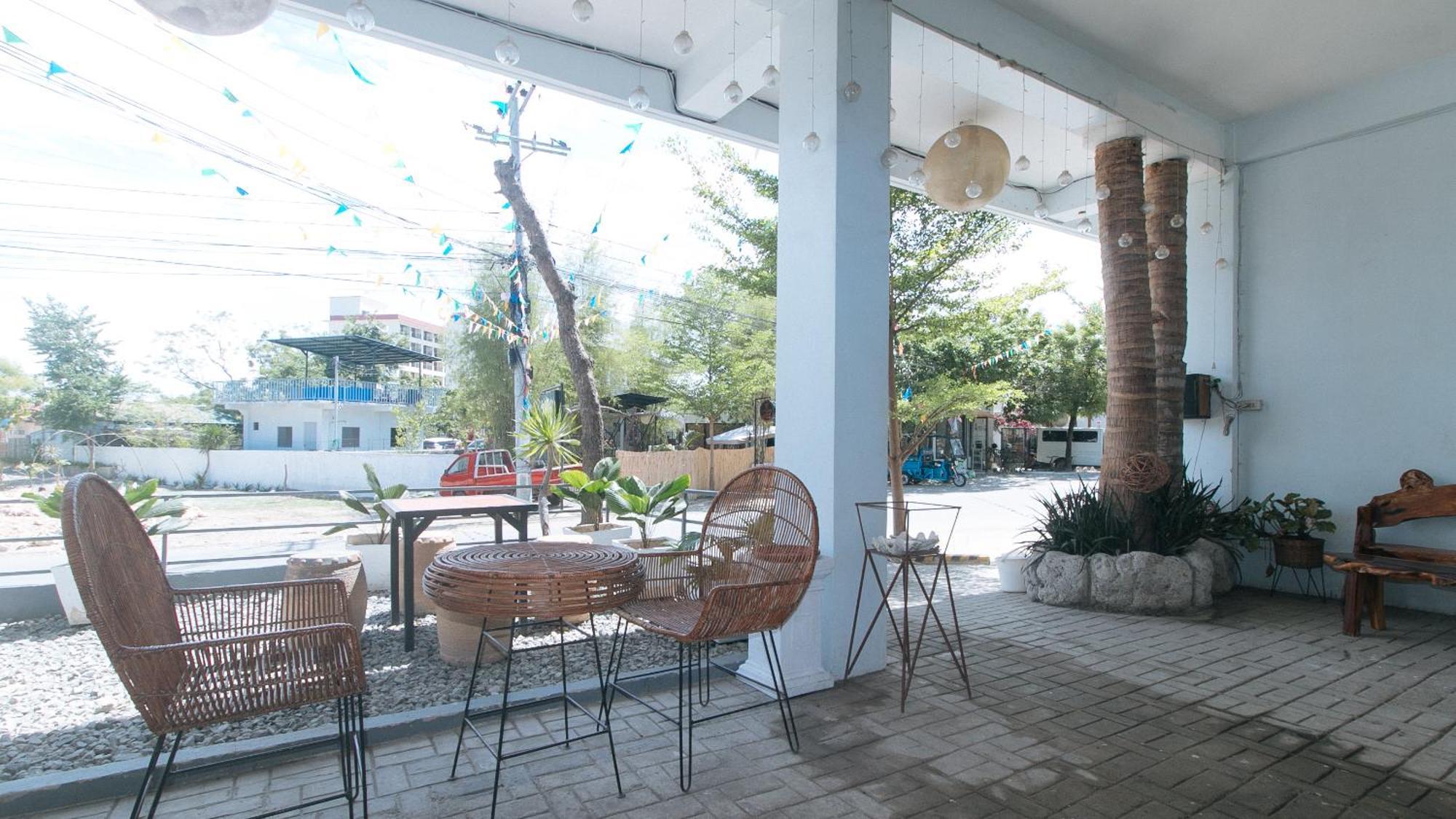 Reddoorz At Fat J Apartelle Mactan Cebu Eksteriør bilde