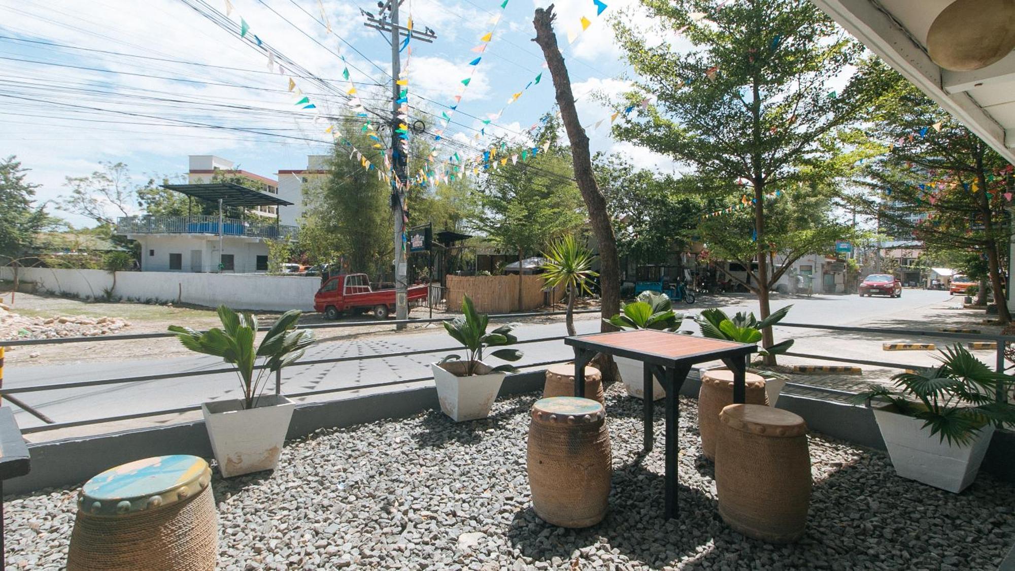 Reddoorz At Fat J Apartelle Mactan Cebu Eksteriør bilde