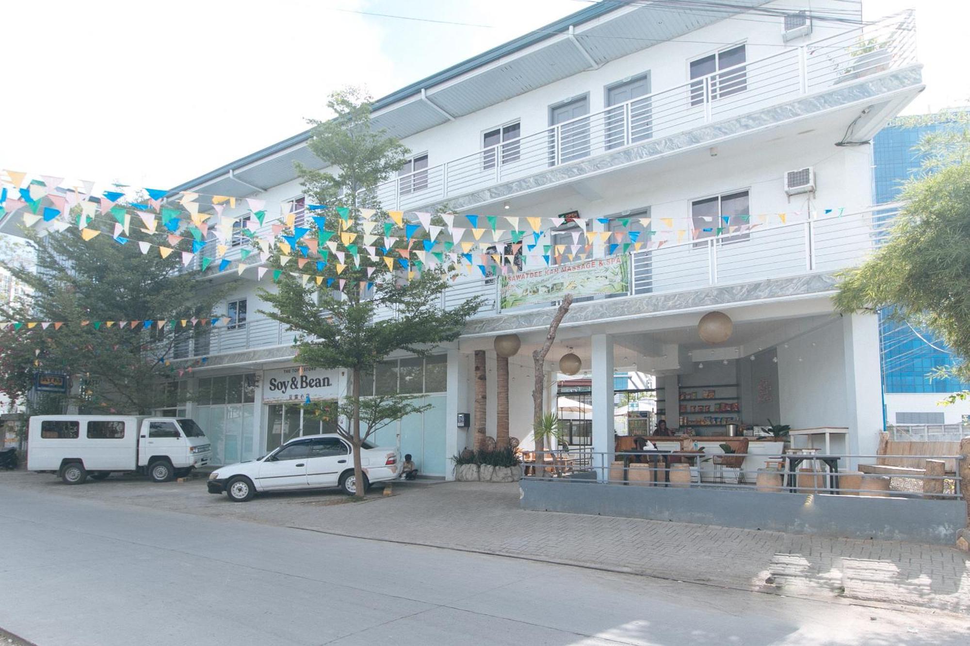 Reddoorz At Fat J Apartelle Mactan Cebu Eksteriør bilde