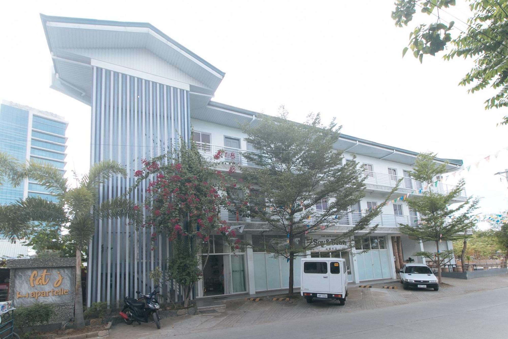 Reddoorz At Fat J Apartelle Mactan Cebu Eksteriør bilde